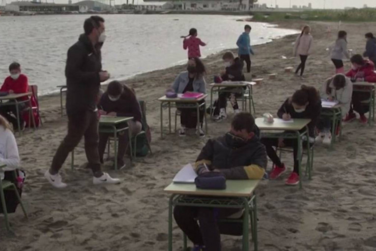 Škola kakva se samo može poželeti: Deca iz jednog dela Španije učionicu imaju na plaži