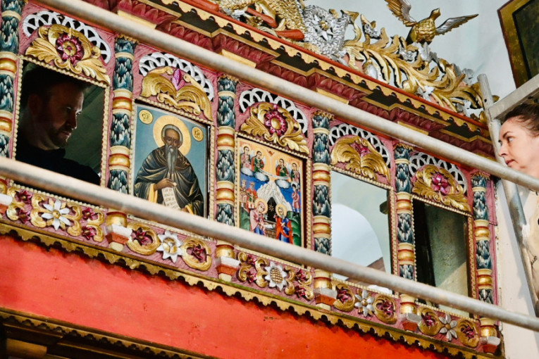 Pre 200 godina koštao je sedam kilograma zlata: U toku restauracija jednog od najlepših ikonostasa u Srbiji