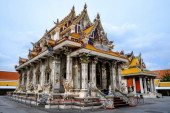 Superheroji, naučnici, slavni sportisti i mitska bića krase hram „Dejvid Bekam“ u Bangkoku (FOTO)