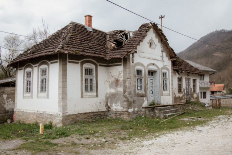 Zgrada koja je nekada bila sud i zatvor, danas čuva istoriju: U planu rekonstrukcija najstarije građevine kod Ljubovije