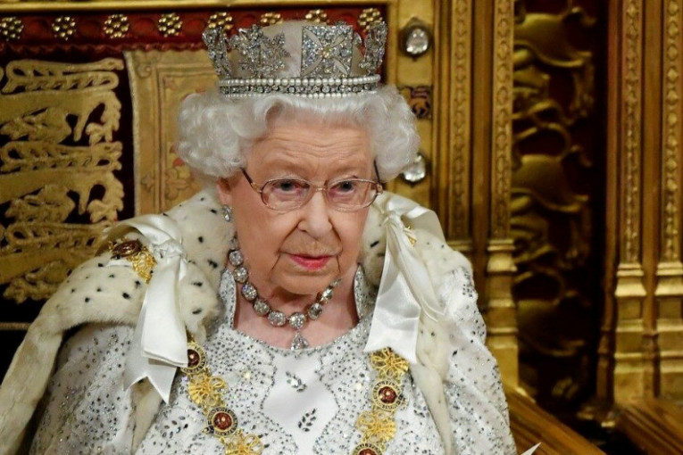 Ponovo pokrenuto pitanje o budućnosti britanske monarhije: Da li kraljica Elizabeta II planira da abdicira?