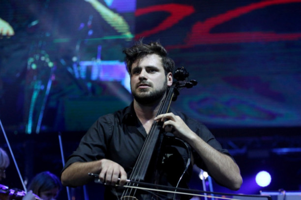 Tri nove vrhunske obrade “2Cellos”: Bitlsi i Ed Širan na violončelu (VIDEO)