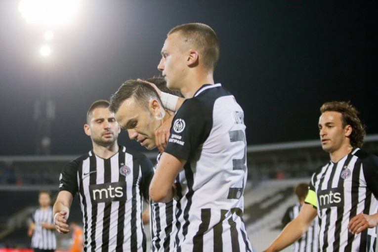 Partizan izbegao kaznu za promašaje, Natho "sa kreča" sačuvao tri boda protiv Spartaka (VIDEO)
