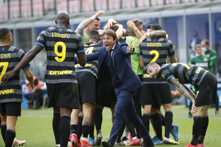 Inter sprema šampionsku feštu, Juventus se sapleo i u Firenci