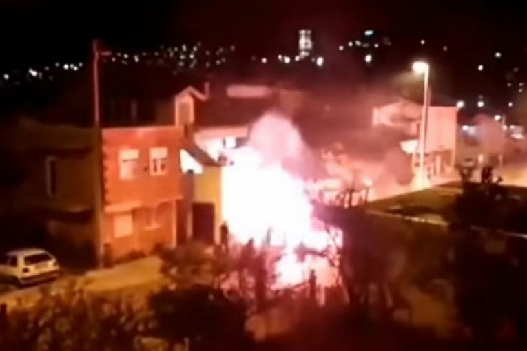 Divljanje huligana u Mostaru: Sukob dve grupe navijača, gradom odjekivali pucnji! (VIDEO)