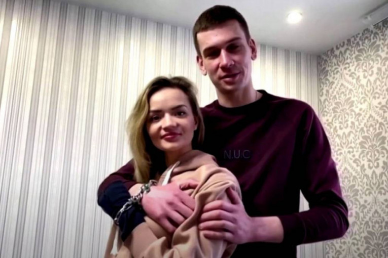 Ljubavni par iz Ukrajine: Bukvalno vezani jedno za drugo i to lancima!
