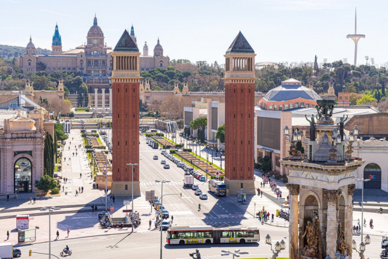 Španija se nada turistima, dok EU glasa o digitalnom pasošu