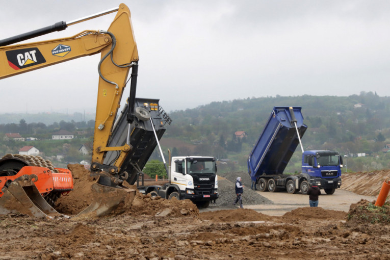 U Novom Sadu postavljaju kamen temeljac za kovid bolnicu, za blizu 600 kreveta
