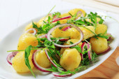 Recept dana: Vakuumirana krompir salata slaže se sa svim posnim jelima