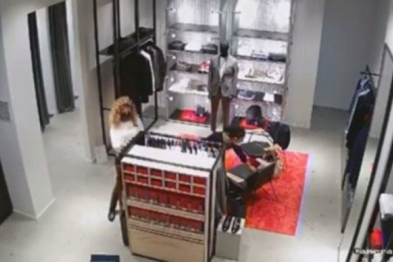 Žena ukrala 8.500 evra u butiku u Beogradu: Izvukla novac i mirno odšetala (VIDEO)