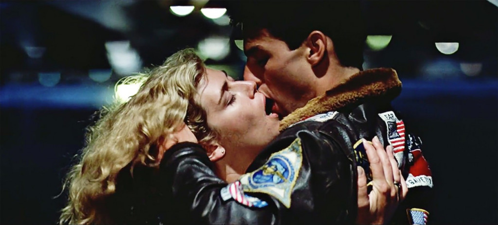 Tom Kruz izlazi ispod tuša i ulazi u lift: Ova scena u “Top Ganu” je naknadno ubačena, a sada je film nezamisliv bez nje (FOTO/VIDEO)