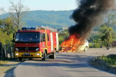Zapalio se automobil na Iriškom vencu: Vozača spasli čuvari iz JP "Nacionalni park Fruška gora"
