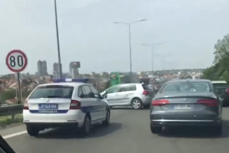 Kolaps na auto-putu ka Beogradu: Zbog udesa formirane ogromne gužve, automobili "mile" u sve tri trake (FOTO)