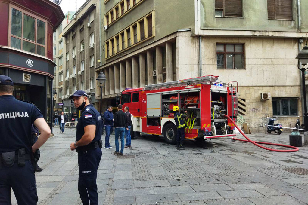 Uzbuna u srcu prestonice! Izbio požar u Knez Mihailovoj, hitne službe intervenišu