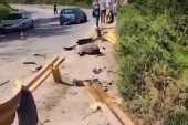 Snimci s mesta nesreće kod Bavaništa svedoče o silini udarca dva vozila: Jedan putnik poginuo, troje povređeno