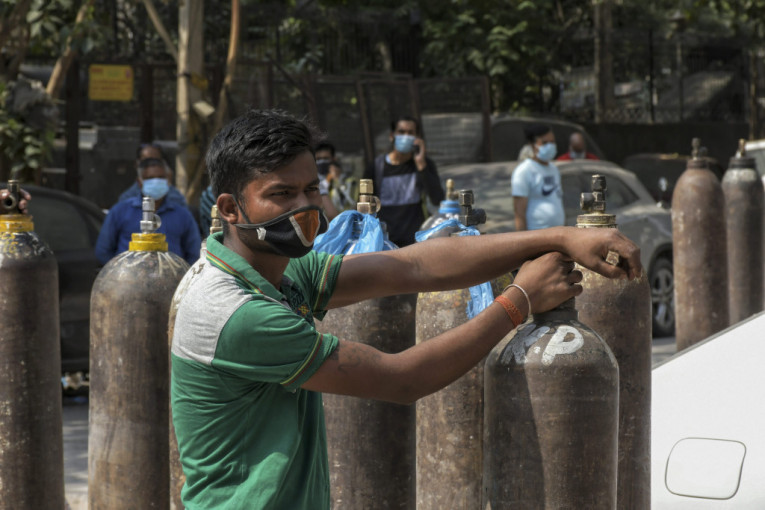 Kritična situacija: Nepal moli alpiniste da im daju prazne boce za kiseonik