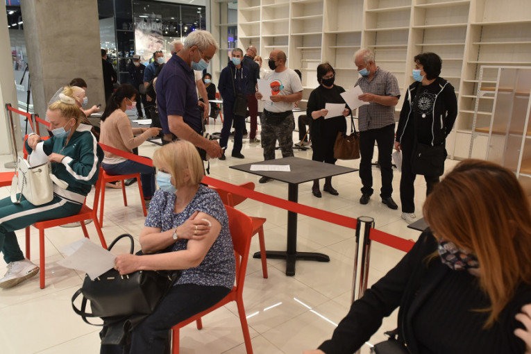 Počela vakcinacija u tržnom centru u Novom Sadu: Radno vreme svakim danom od 10 do 18 časova!