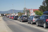 Nezapamćene gužve i rekord na Preljini: Preko 73.000 vozila prošlo kroz naplatnu rampu (FOTO)