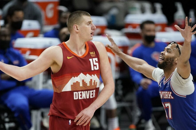 Svi su se u Denveru smejali, iako ne znaju srpski: Oće neko sa Nikolom na basket? (VIDEO)