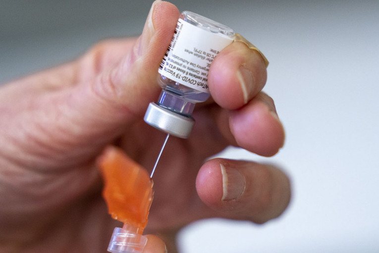 "Fajzer" zatražio odobrenje za upotrebu vakcine za adolescente