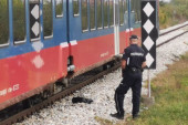 Nesreća na pružnom prelazu kod Šapca: Autom pod voz