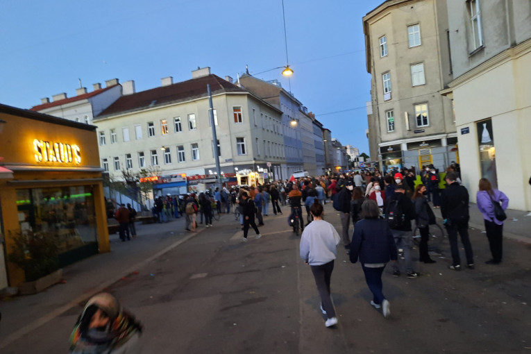 Haos na ulicama Beča: Novi sukobi policije i demonstranata (VIDEO)