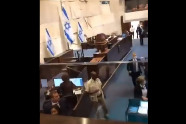 Dramatičan snimak iz Izraela: Evo kako je evakuisan parlament u Jerusalimu (VIDEO)