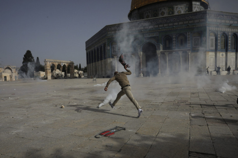 Ponovo sukobi u Jerusalimu: Novi okršaji Palestinaca i policije
