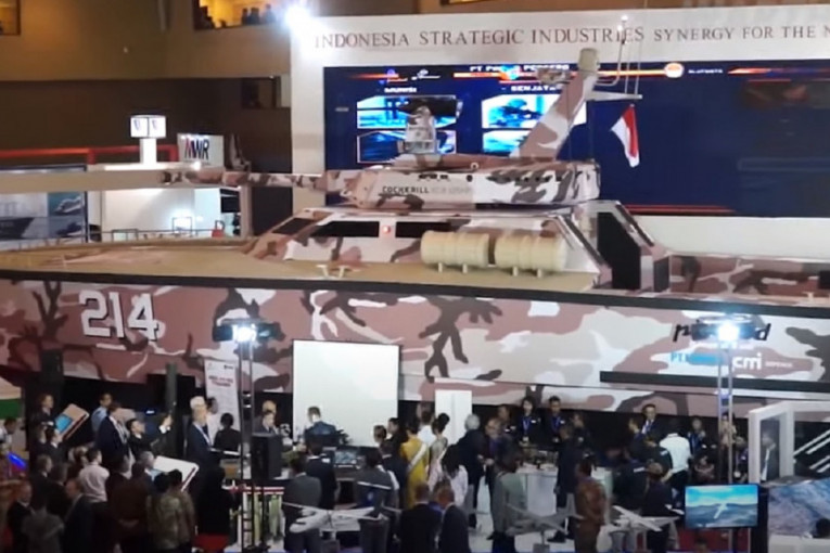 Indonezija proizvela "ploveći tenk" (VIDEO)