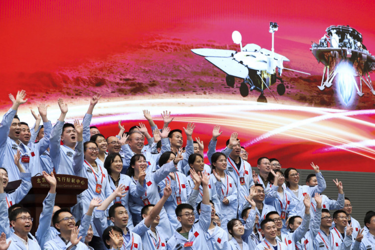 I Kina konja za trku ima! Spustili rover na Mars! (VIDEO, FOTO)