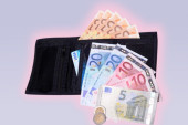 Prosečna plata 600 evra – realnost ili zabluda: Šta je potrebno da nam od januara 2022. skoči standard?