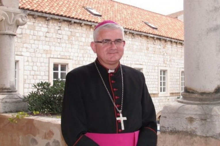 Nadbiskup Uzinić traži oproštaj od homoseksualnih osoba