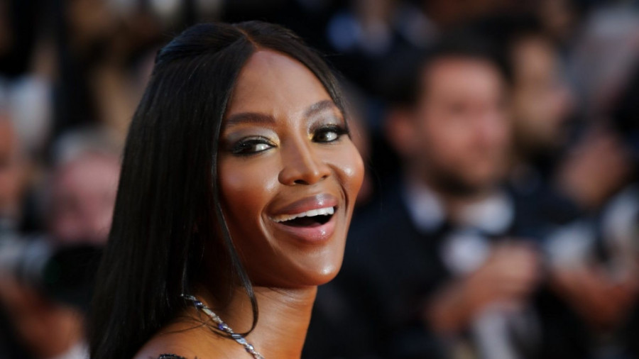 Neodoljivo! Naomi Kembel sa devetomesečnom ćerkom na naslovnici Voga: Nije usvojena, ona je moje dete! (FOTO)