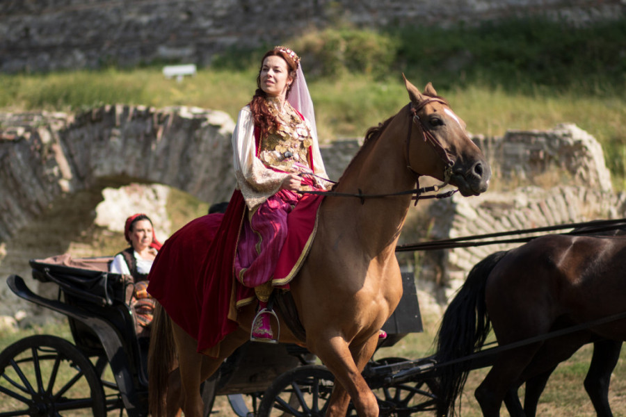 Dert, suze i tragične ljubavi: Objavljena pesma „Oči tvoje“ iz serije „Nečista krv“ (VIDEO)