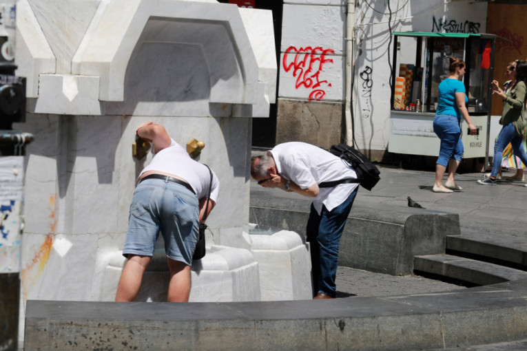Stigli topli dani, a mnoge javne česme u Beogradu ne rade: Građani se pitaju u čemu je problem
