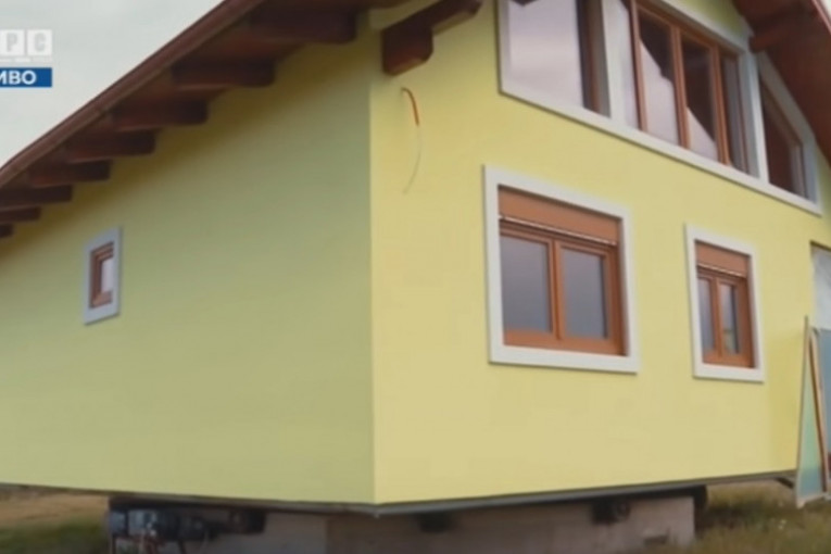 Da udovolji neodlučnoj supruzi sazidao rotirajuću kuću: Njihov dom sada je prava atrakcija (VIDEO)