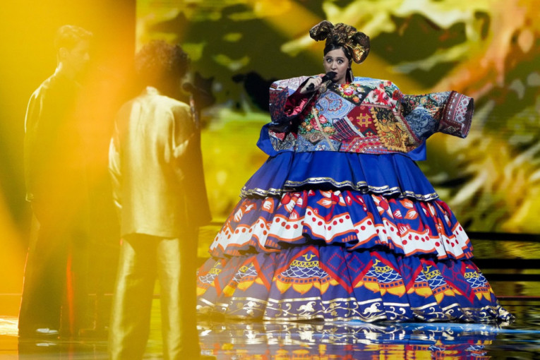 Scena trpi sve: Najluđa modna izdanja prve večeri Evrovizije