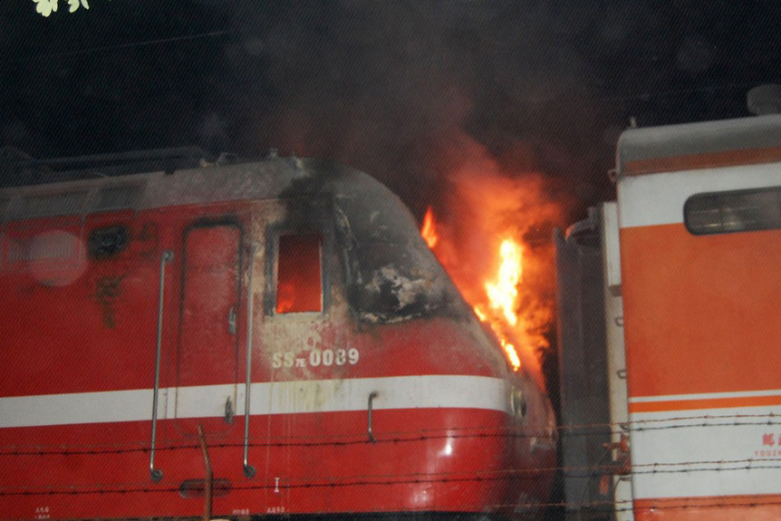 Požar na pruzi u Ripnju: Zapalila se lokomotiva