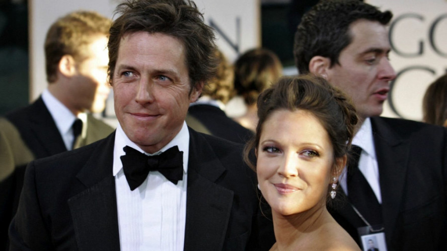 Glumica usred emisije gurnula stopalo kolegama pod nos, da pomirišu: Fanovi zgranuti!