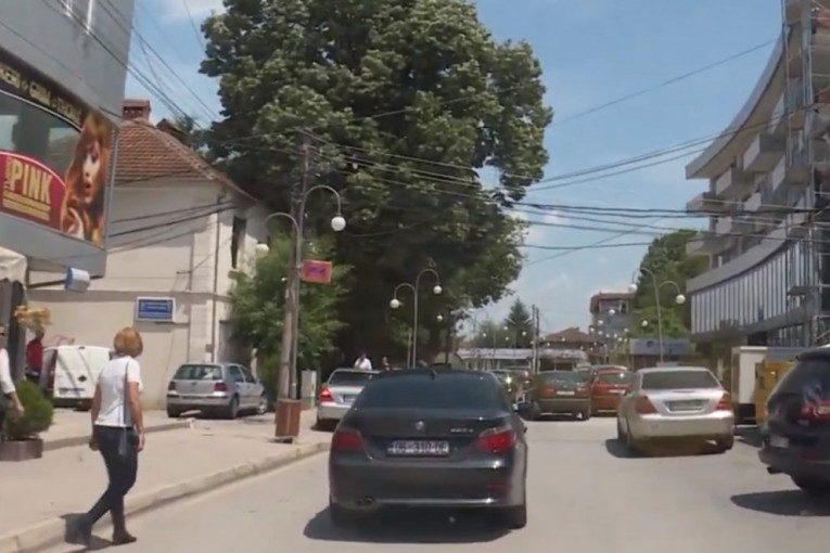 Učestali incidenti na KiM: Maloletnici kamenjem gađali srpsku kuću u Vitini