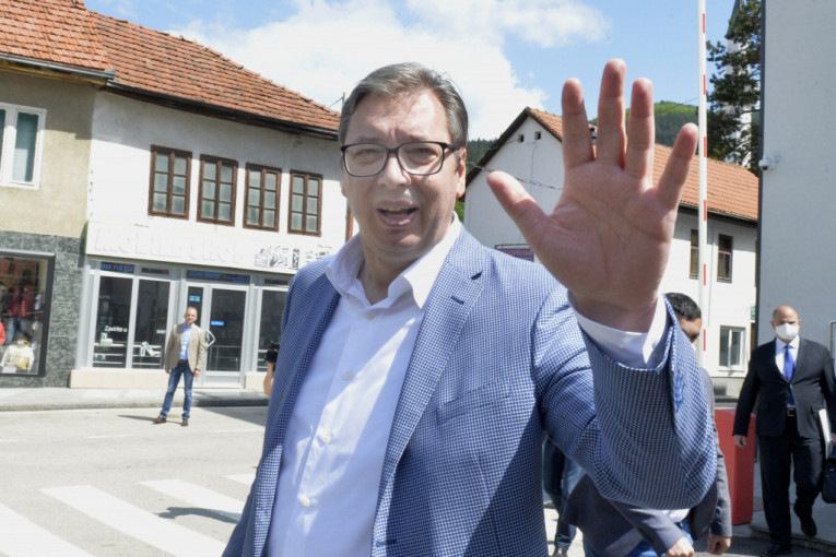 Vučić se na Instagramu oglasio o poseti Šapcu: Nastavljamo da gradimo