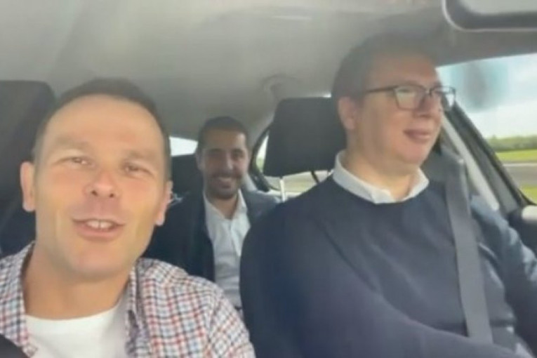 Ono kad vas vozi predsednik Srbije: Mali objavio snimak vožnje na putu do Šapca