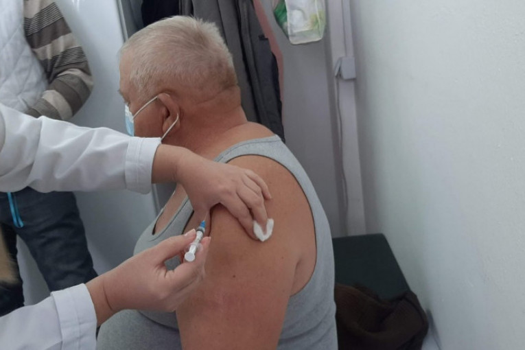 Vakcine "sputnjik V" u Nišu nema od 13. maja: "Očajan sam, ne znam kada ću biti revakcinisan"