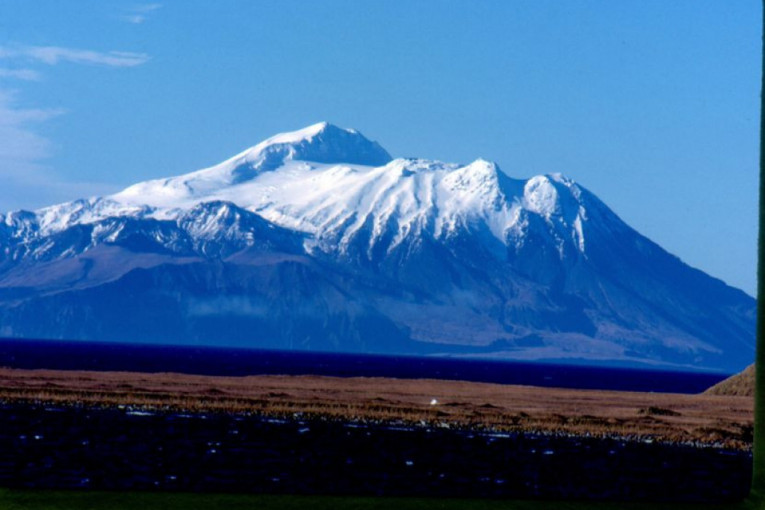 Izdato "crveno" upozorenje: Proradio vulkan na Aljasci, eksplozivna erupcija, pepeo odleteo u vazduh