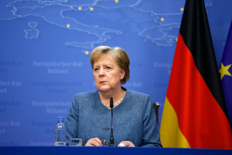 Merkelova: Nova pravila od oktobra, bez besplatnih testova i slobodnog kretanja za nevakcinisane