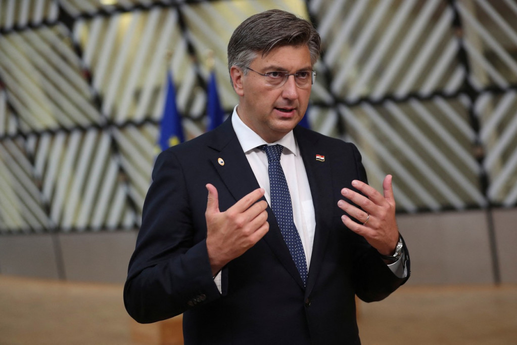 Slovaci kradu Mađarima registracije: Sve za jeftinije gorivo!