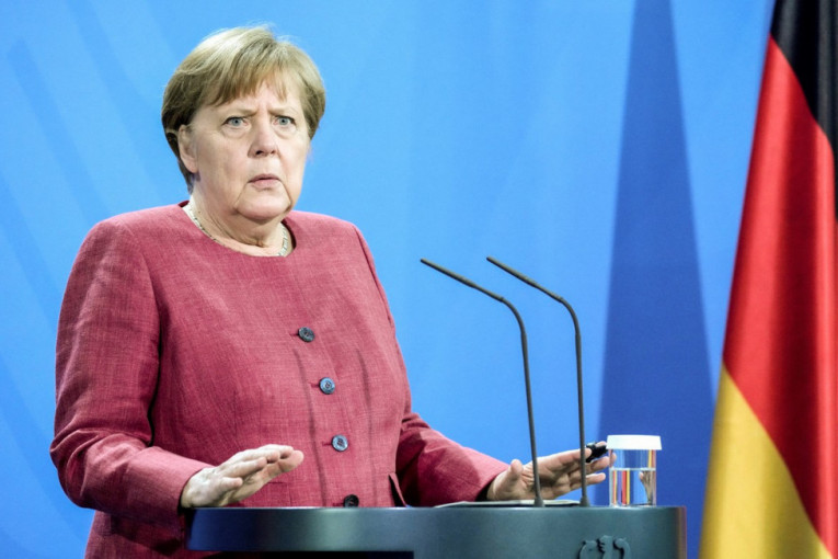 Otkriven skandal neviđenih razmera: Amerikanci preko danskih kablova prisluškivali Merkelovu