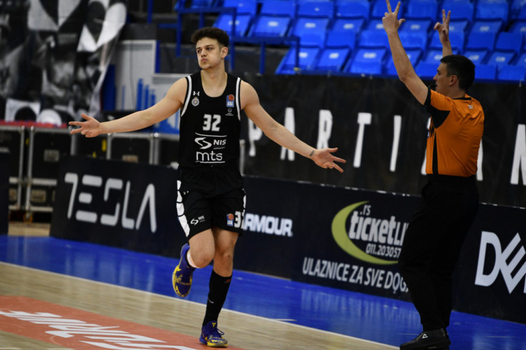 Partizan poveo u plej-ofu: Crno-beli na "plus 20" protiv Mladosti