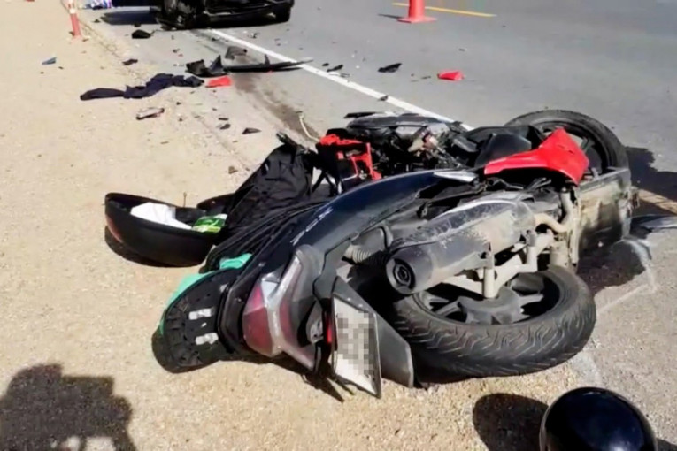 Saobraćajna nesreća na Ibarskoj magistrali: Sudar kombija i motora, povređen motociklista!