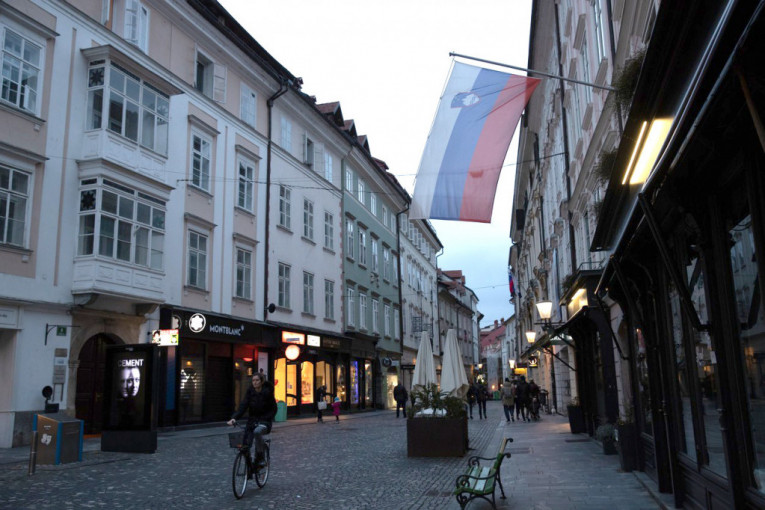 Slovenija opet menja pravila na granici